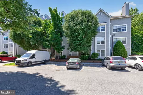 18518 Boysenberry Dr #223, Gaithersburg, MD 20879