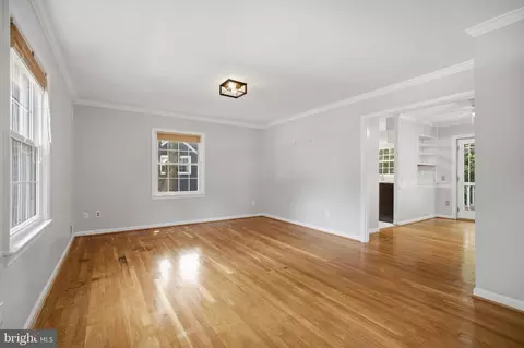 Living - 10614 Glenwild Rd, Silver Spring, MD 20901 photo 4 of 5