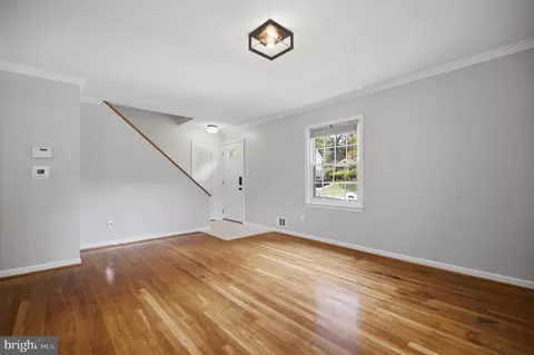 Living - 10614 Glenwild Rd, Silver Spring, MD 20901 photo 3 of 5