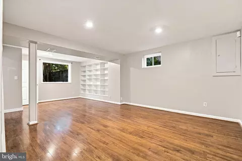 Living - 10614 Glenwild Rd, Silver Spring, MD 20901 photo 2 of 5
