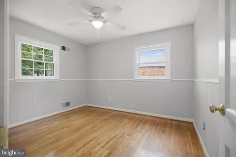 Bedroom - 10614 Glenwild Rd, Silver Spring, MD 20901 photo 4 of 8