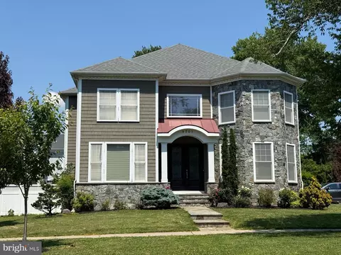8701 Bradmoor Dr, Bethesda, MD 20817