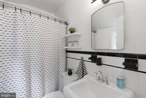 Bath - 1709 White Oak Dr, Silver Spring, MD 20910 photo 2 of 4