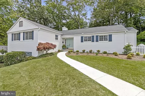 7411 Wyndale Ln, Chevy Chase, MD 20815