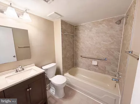 Bath - 9907 Blundon Dr #302, Silver Spring, MD 20902 photo 1 of 1