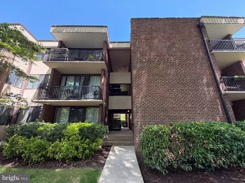 9907 Blundon Dr #302, Silver Spring, MD 20902