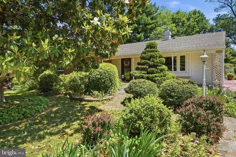 12615 Eastbourne Dr, Silver Spring, MD 20904