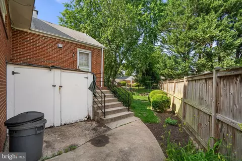 Exterior - 507 Harding Dr, Silver Spring, MD 20901 photo 4 of 8