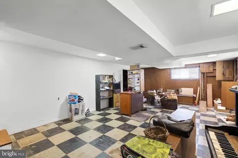 Entry Way - 507 Harding Dr, Silver Spring, MD 20901 photo 4 of 5