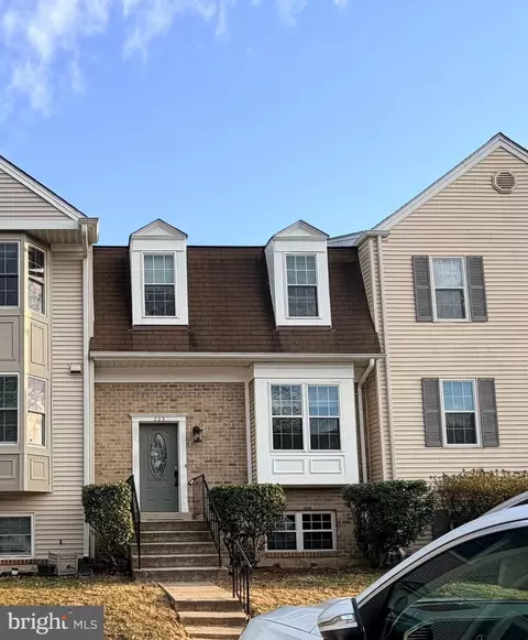 203 Autumn Flower Ln, Gaithersburg, MD 20878