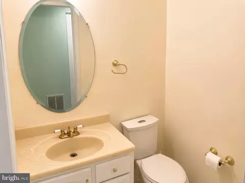 Bath - 15118 Callohan Ct, Silver Spring, MD 20906 photo 1 of 4
