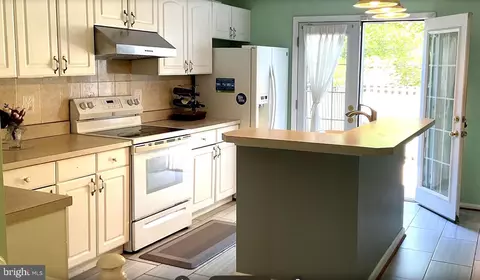 Kitchen - 15118 Callohan Ct, Silver Spring, MD 20906 photo 2 of 2