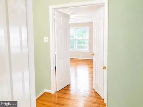 Entry Way - 15118 Callohan Ct, Silver Spring, MD 20906 photo 4 of 7