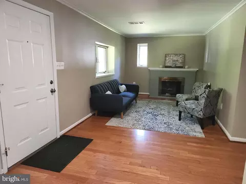 Living - 1530 Murphy Ln, Silver Spring, MD 20905 photo 4 of 4