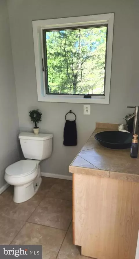 Bath - 1530 Murphy Ln, Silver Spring, MD 20905 photo 3 of 3