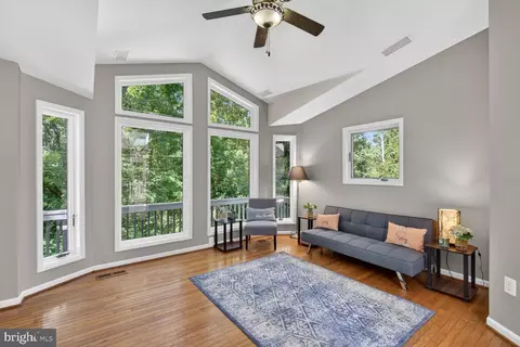 Living - 1530 Murphy Ln, Silver Spring, MD 20905 photo 2 of 4