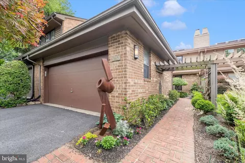 5253 Strathmore Ave, Kensington, MD 20895