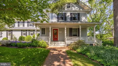 4319 Leland St, Chevy Chase, MD 20815