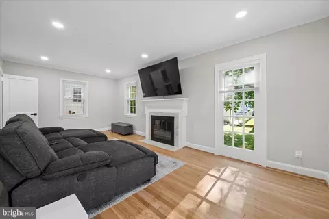 Living - 1515 Dennis Ave, Silver Spring, MD 20902 photo 1 of 3