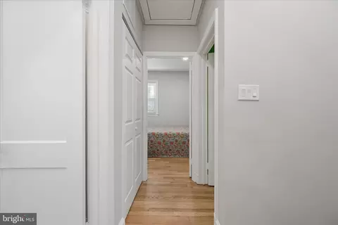 Entry Way - 1515 Dennis Ave, Silver Spring, MD 20902 photo 6 of 7