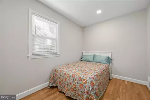 Bedroom - 1515 Dennis Ave, Silver Spring, MD 20902 photo 6 of 10