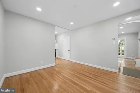 Living - 1515 Dennis Ave, Silver Spring, MD 20902 photo 3 of 3