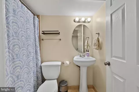 Bath - 17 Hickory Hill Ct, Silver Spring, MD 20906 photo 4 of 4