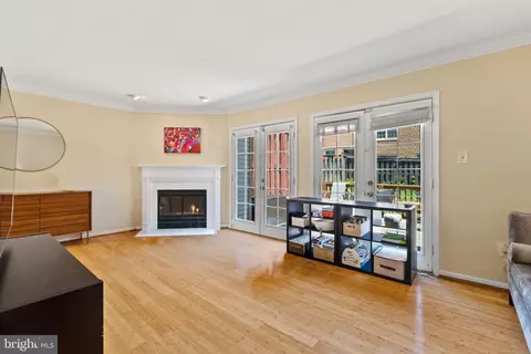 Living - 17 Hickory Hill Ct, Silver Spring, MD 20906 photo 1 of 2