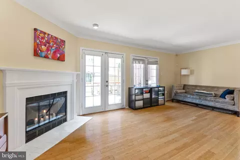 Living - 17 Hickory Hill Ct, Silver Spring, MD 20906 photo 2 of 2