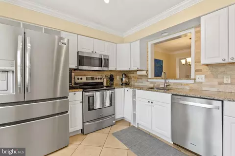 Kitchen - 17 Hickory Hill Ct, Silver Spring, MD 20906 photo 3 of 3