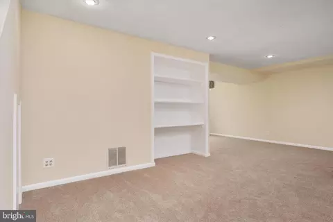 Living - 3300 Pisner Ter, Olney, MD 20832 photo 4 of 6