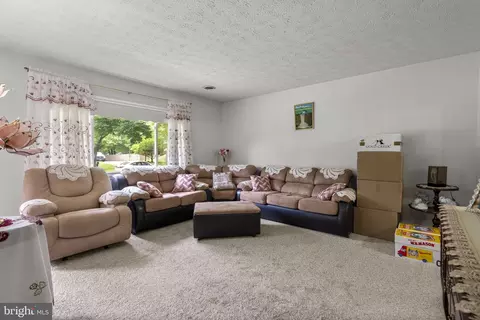 Living - 807 Snider Ln, Silver Spring, MD 20905 photo 1 of 1