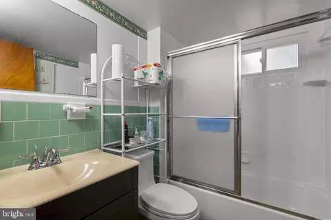 Bath - 807 Snider Ln, Silver Spring, MD 20905 photo 2 of 2