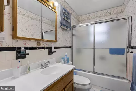 Bath - 807 Snider Ln, Silver Spring, MD 20905 photo 1 of 2