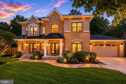13 Trailridge Ct, Potomac, MD 20854