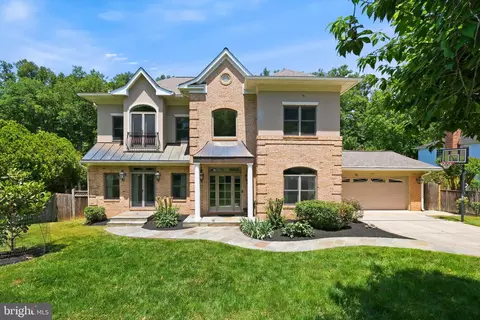 13 Trailridge Ct, Potomac, MD 20854