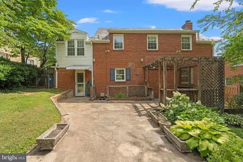 Exterior - 10208 Edgewood Ave, Silver Spring, MD 20901 photo 9 of 10