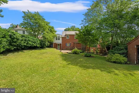 Exterior - 10208 Edgewood Ave, Silver Spring, MD 20901 photo 6 of 10