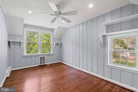 Bedroom - 10208 Edgewood Ave, Silver Spring, MD 20901 photo 4 of 7