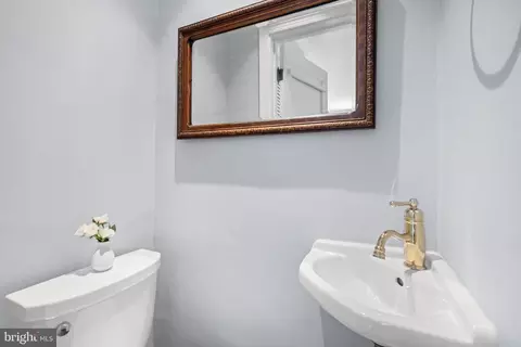 Bath - 10208 Edgewood Ave, Silver Spring, MD 20901 photo 1 of 4