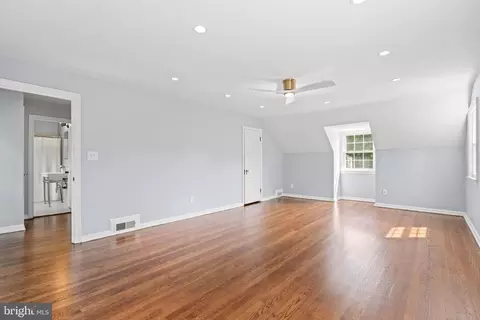 Bedroom - 10208 Edgewood Ave, Silver Spring, MD 20901 photo 2 of 7