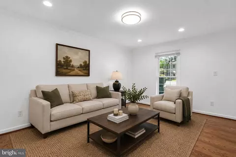 19943 Spur Hill Dr, Montgomery Village, MD 20886