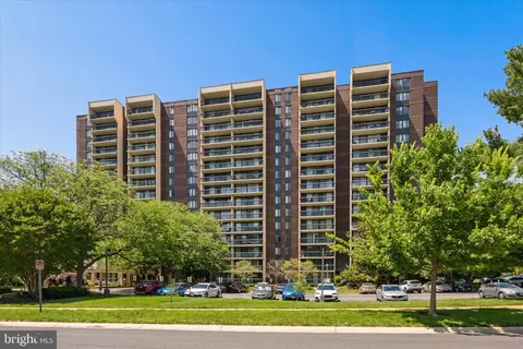 7401 Westlake Ter #607, Bethesda, MD 20817