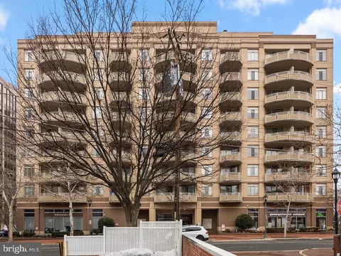 4801 Fairmont Ave #909, Bethesda, MD 20814