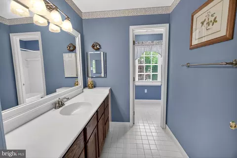 Bath - 17212 Whites Rd, Poolesville, MD 20837 photo 6 of 8