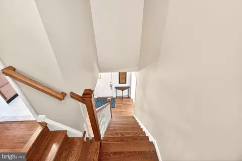 Entry Way - 17212 Whites Rd, Poolesville, MD 20837 photo 7 of 8