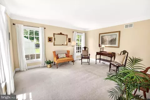 Living - 17212 Whites Rd, Poolesville, MD 20837 photo 3 of 3