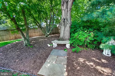 Exterior - 17212 Whites Rd, Poolesville, MD 20837 photo 19 of 24