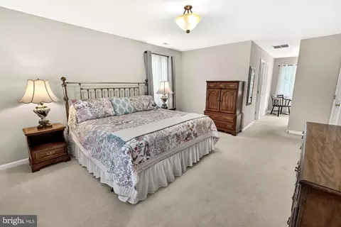 Bedroom - 17212 Whites Rd, Poolesville, MD 20837 photo 2 of 7