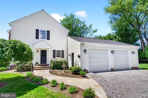 Exterior - 17212 Whites Rd, Poolesville, MD 20837 photo 6 of 24